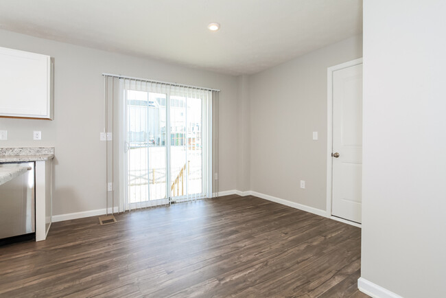Building Photo - 4814 Sullivans Ridge Dr