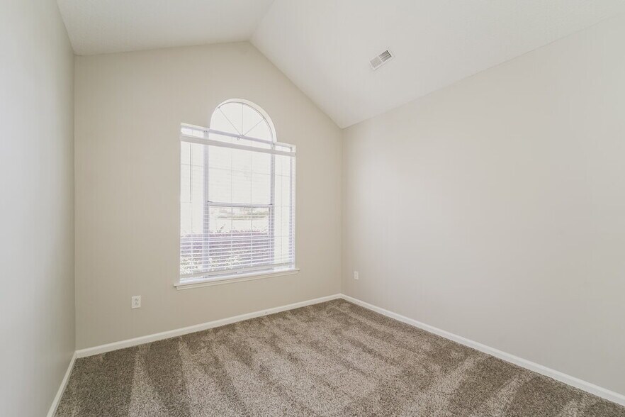 Building Photo - 7437 Reedy Creek Rd