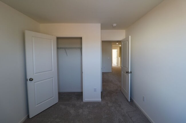 Building Photo - 624 Richard Rd