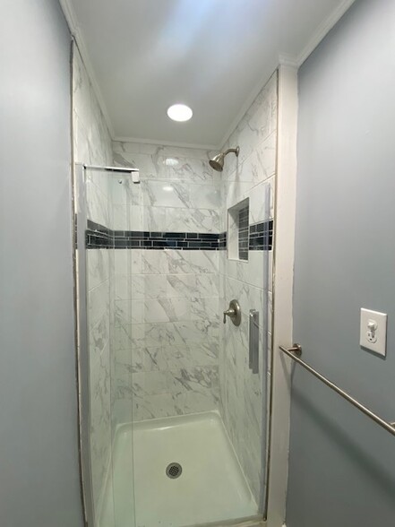 Building Photo - 2411 E Genesee St