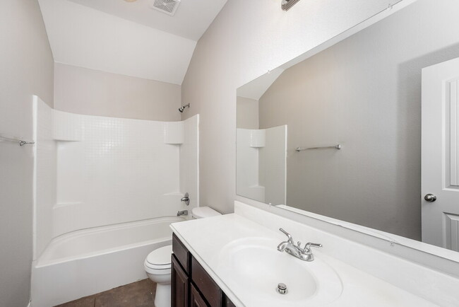 Building Photo - 7653 Rainbow Creek Dr