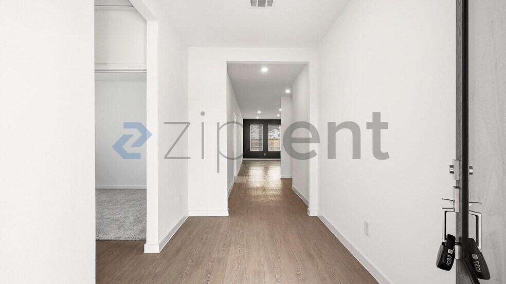 Building Photo - Unit
