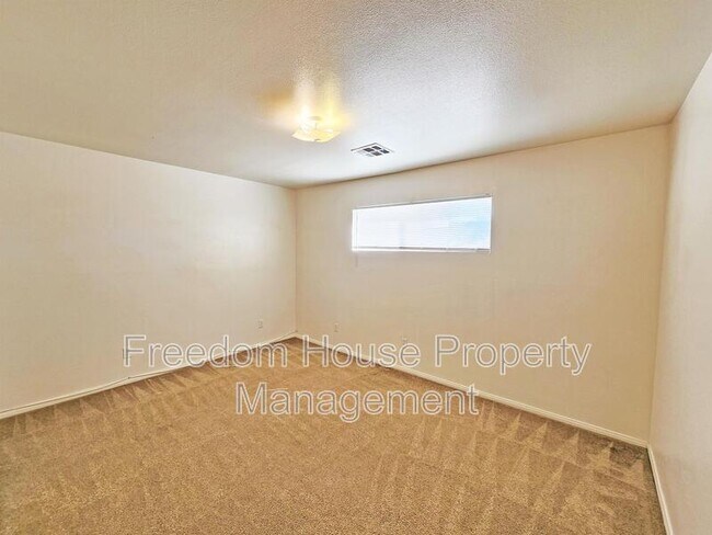 Building Photo - 2341 E Calvada Blvd