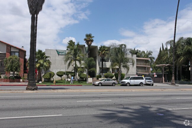 Building Photo - Sherman Terrace