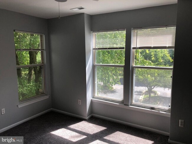 Building Photo - 11510 Little Patuxent Pkwy