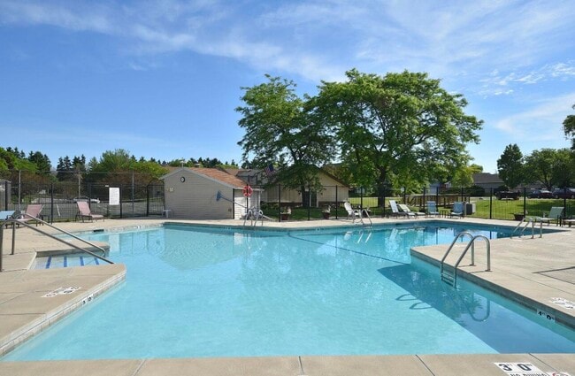 Building Photo - 10640 N Ivy Ct