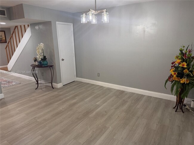 Building Photo - 3962 Inverrary Dr