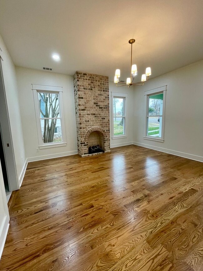 Building Photo - 323 50th Ave N