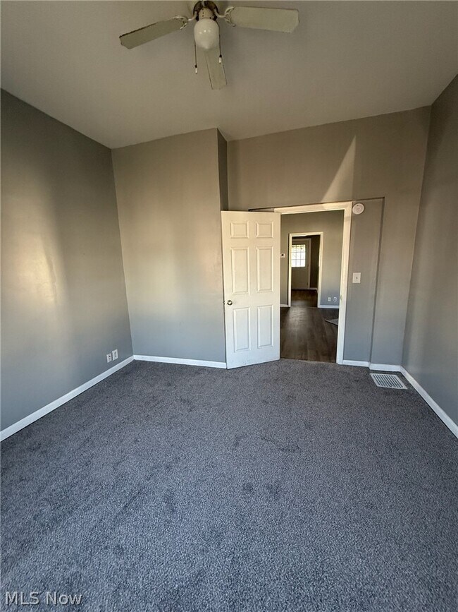 Building Photo - 717 Spangler Dr