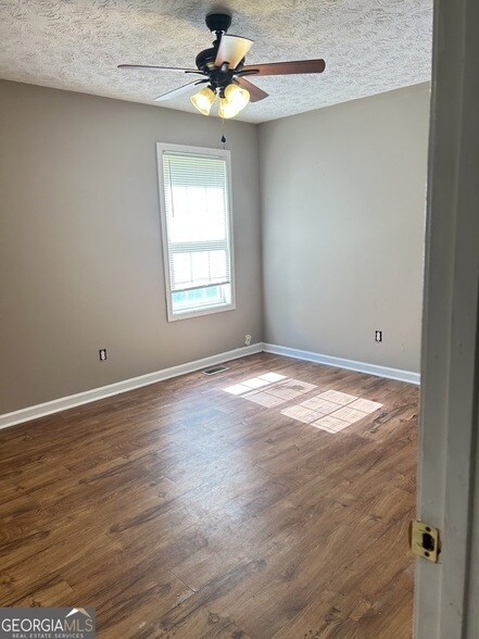 Building Photo - 1149 Granite Ln