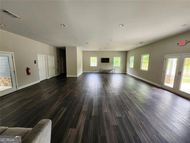 Building Photo - 235 Vly Oak Dr
