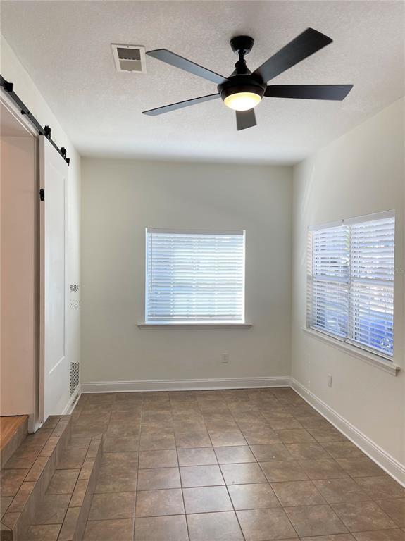 Building Photo - 309 W Palm Dr