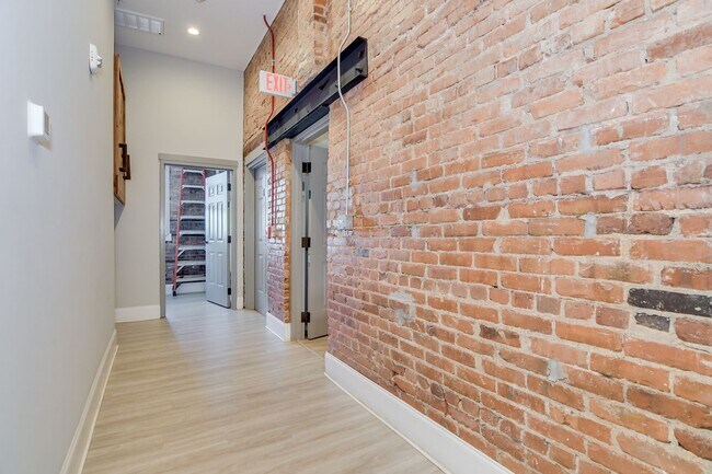 Building Photo - 2 Bedroom 1 Bath Apartment in Harlem