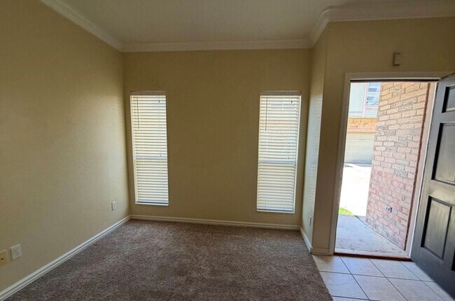 Building Photo - 2 Bed 1.5 Bath Bethany Schools