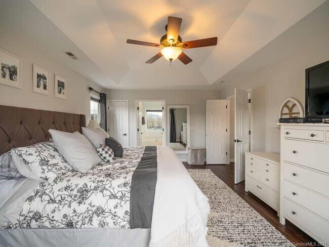 Building Photo - 47 Stone River Dr