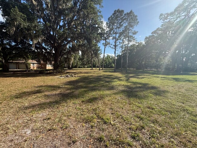 Building Photo - 5 Acre Home!!!!