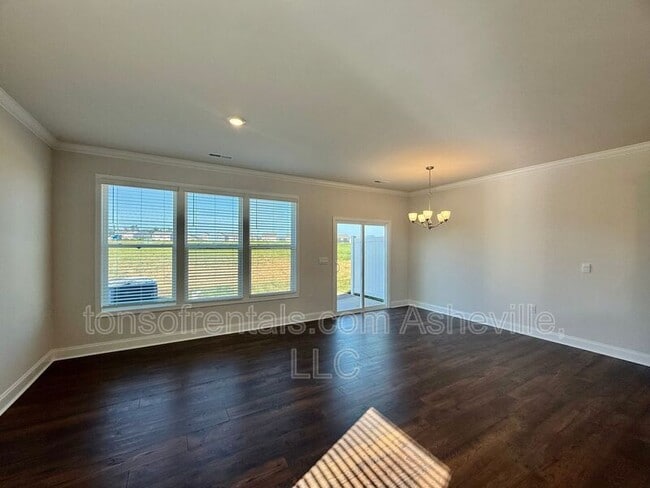 Building Photo - 216 Vly Breeze Rd