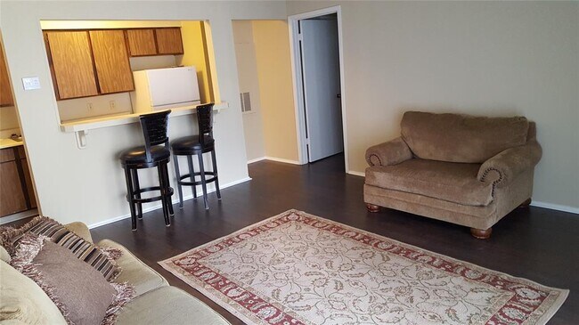 Building Photo - 1112 Autumn Cir