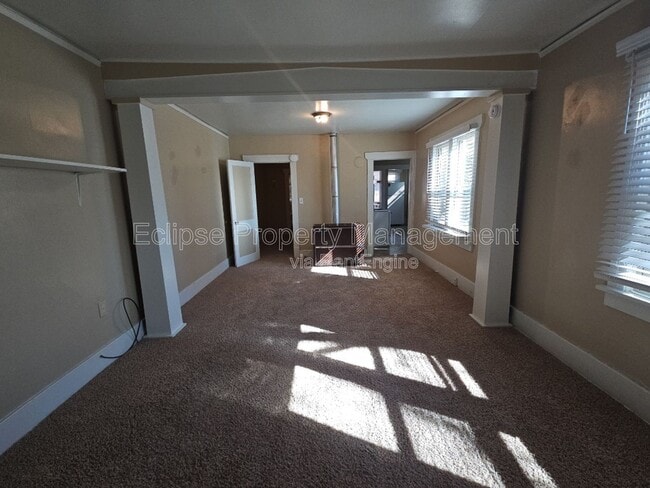 Building Photo - 204 Edison Ave