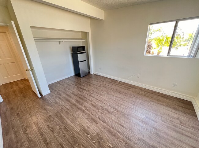 Building Photo - 5166