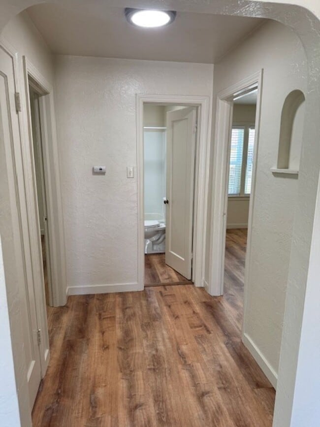 Building Photo - Downtown Home with One Car Garage and Fenced Backyard