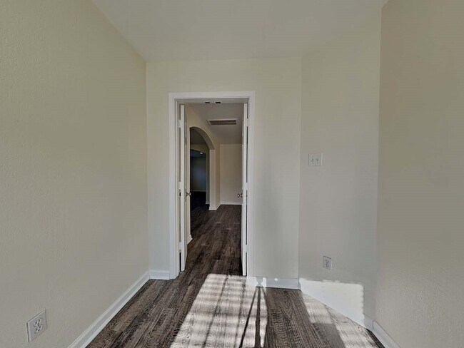 Building Photo - 9122 Prairie Trails Dr