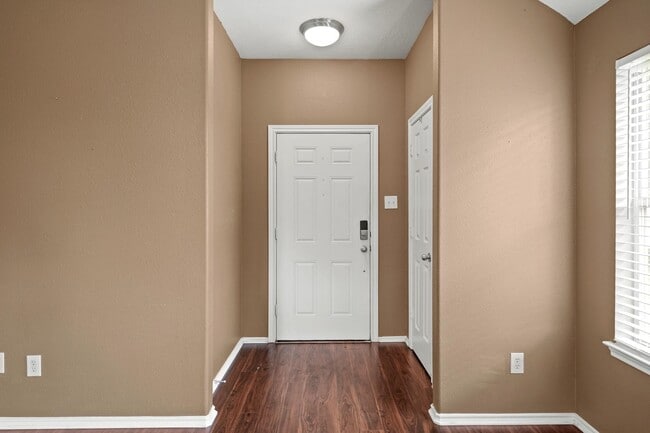 Building Photo - 2813 Waterside Trail