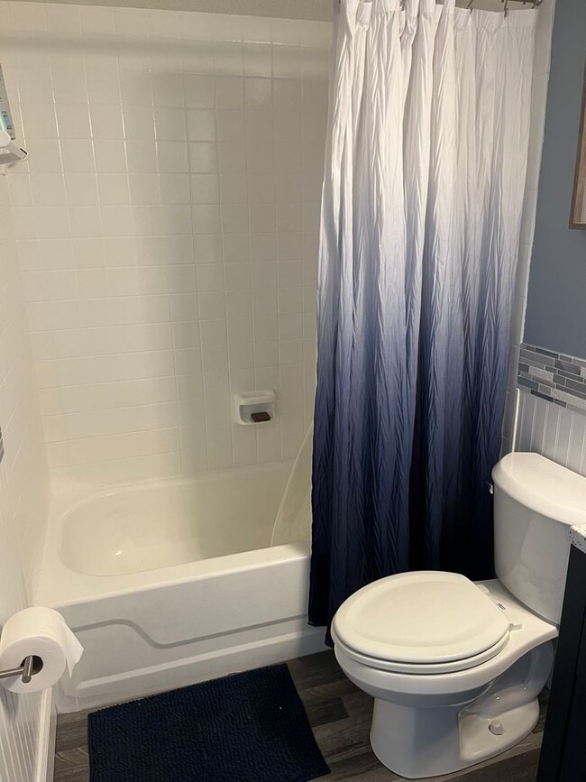 Building Photo - Stunning 2 bed 2 bath condo with terrific ...