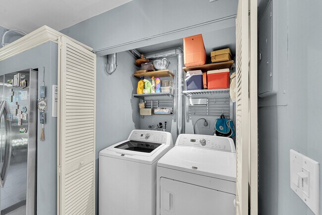 Building Photo - 261 Wimbledon Lakes Dr