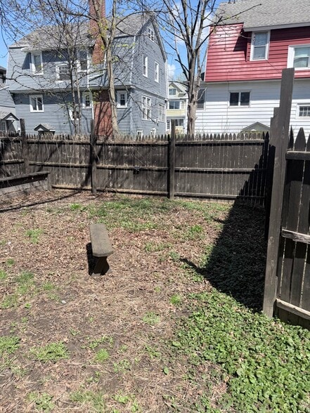 Building Photo - 2129 James St