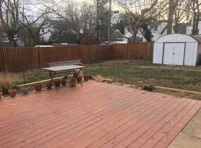 Building Photo - 2836 Summerfield Rd