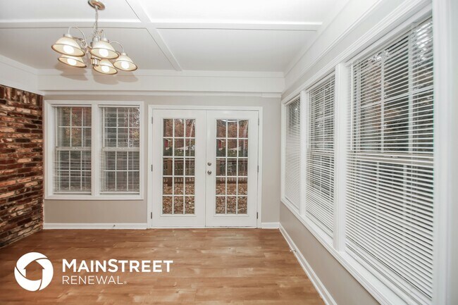 Building Photo - 2630 Barcelona Ct SW