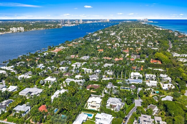 Building Photo - 210 Emerald Ln