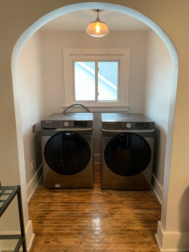 Building Photo - 361 3rd St