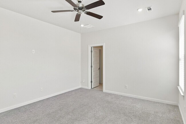 Building Photo - 4802 W Planetree St
