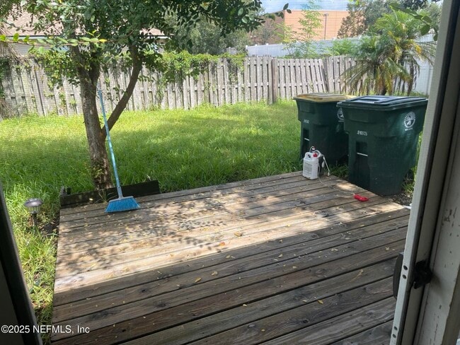 Building Photo - 1751 Hawkins Cove Dr E