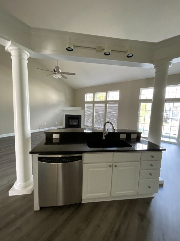 Building Photo - 4090 Hanover Square Pl