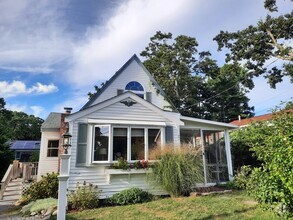 Building Photo - 72 Sheridan Dr