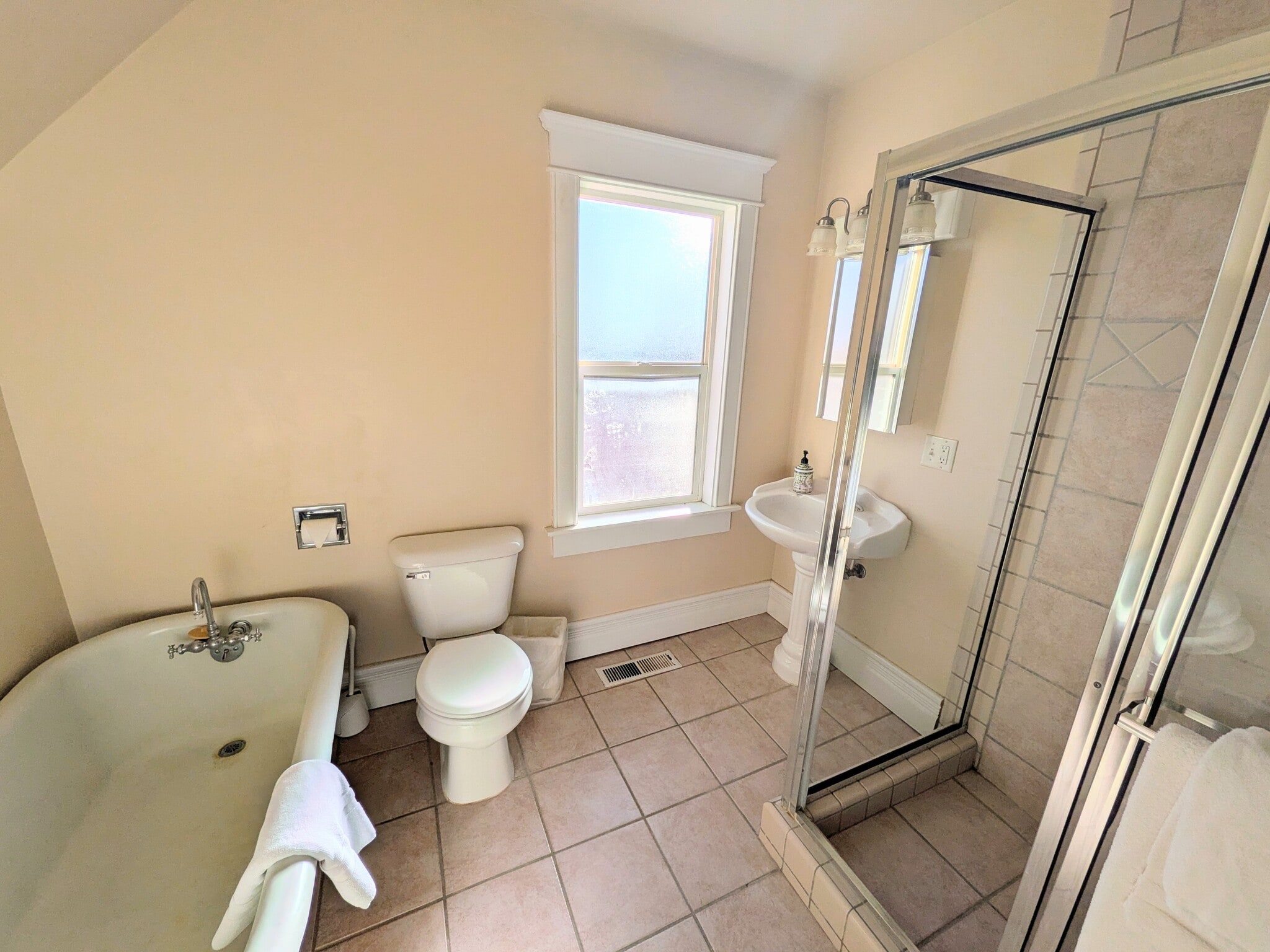 Building Photo - 250 N 100 W