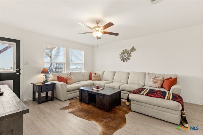 Building Photo - 9129 Navarro Vis