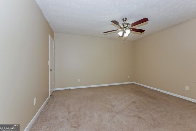 Building Photo - 371 Ridge Trail