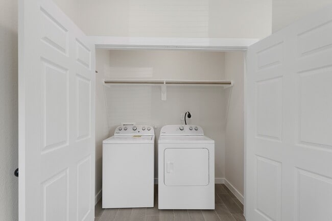 Building Photo - 5544 Shreveport Blvd