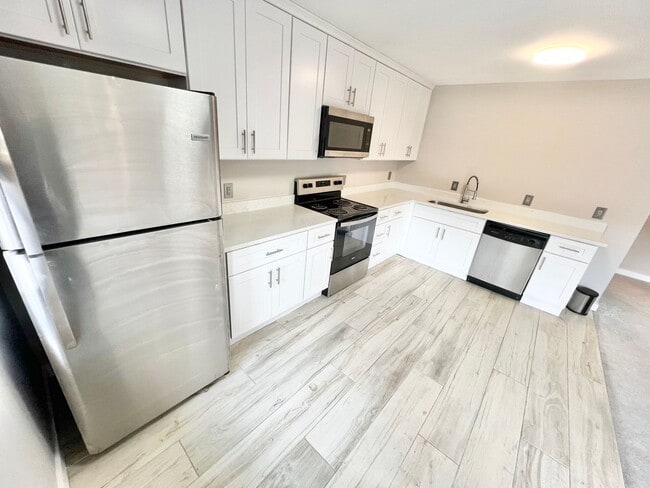 Building Photo - Meridian Apartments