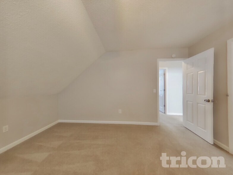 Building Photo - 3195 Warrenton Ct