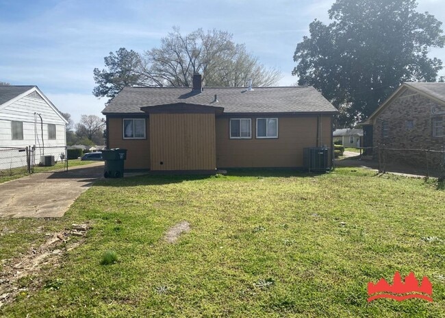 Building Photo - 220 Elder Rd