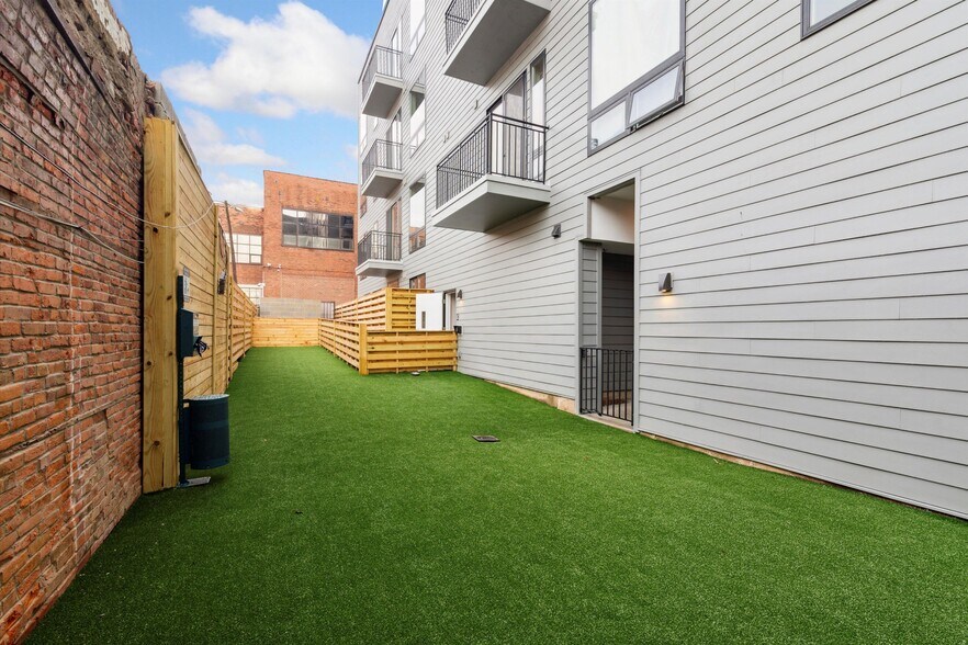 Building Photo - 308 W Chelten Ave