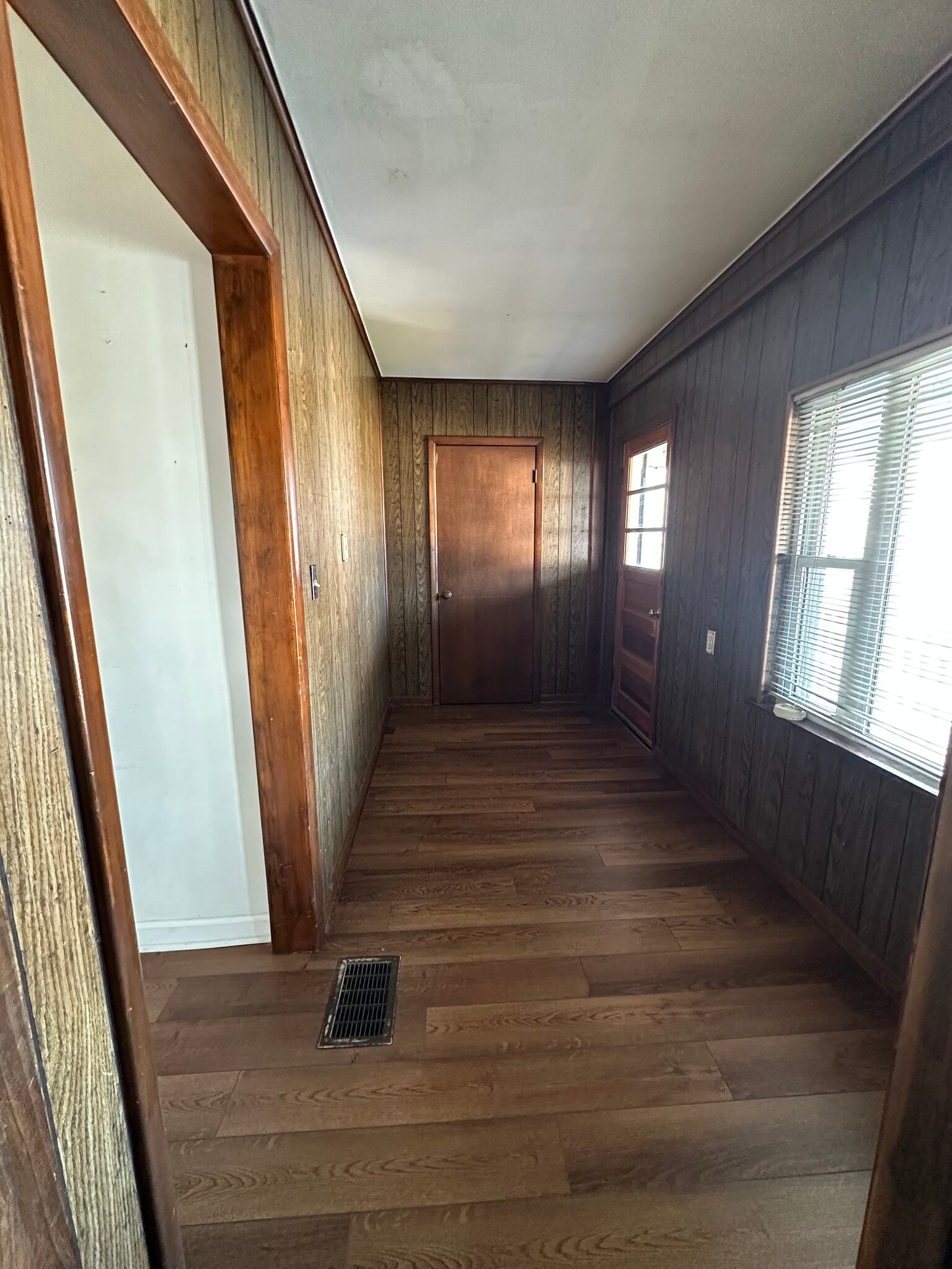 Building Photo - 437 Clark St