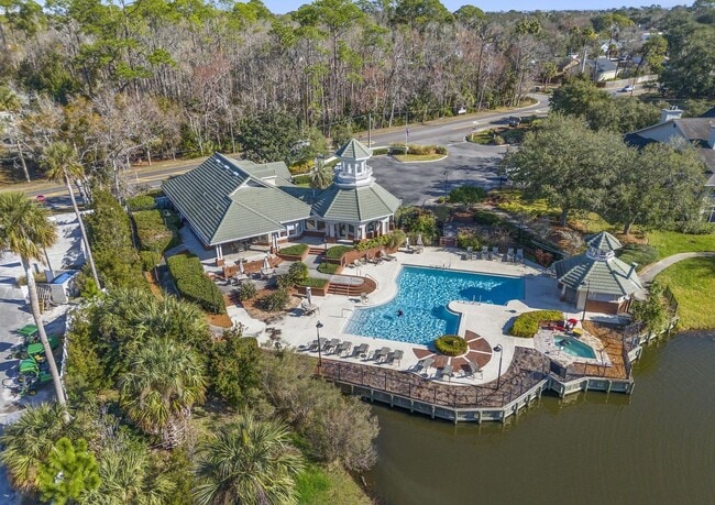 Building Photo - Location, Lifestyle, and Luxury