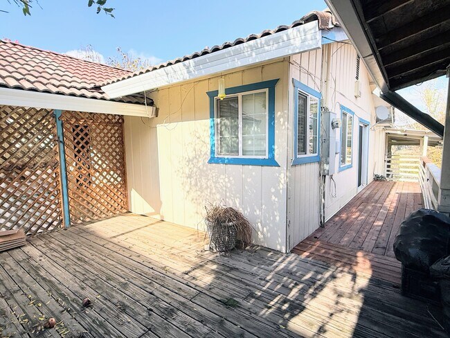 Building Photo - 282 W St Charles St