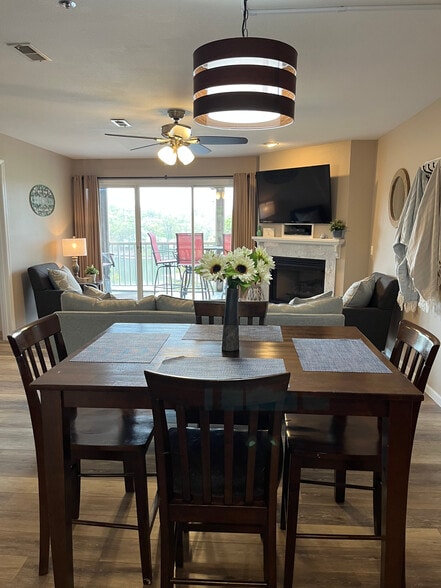 Dining area - 1481 Ledges Dr